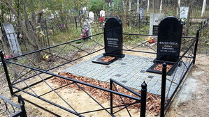 На хорошее и ровное основание очень легко монтировать любые памятники